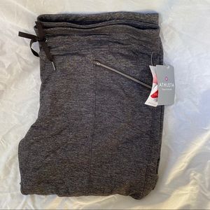 NWT Athleta Quest Metro Slouch Capri